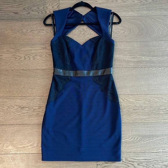 Guess Form-Fitting Dress - Navy Blue With Black Detailing - Picture 1 of 6